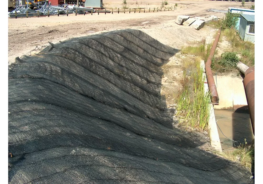 Geomaty-syntetyczne-i-geosiatki-komorkowe-ViaCon-galeria-4-scale-1000-700.jpg